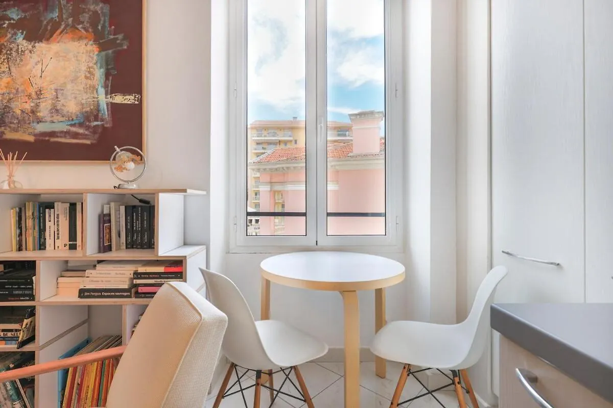 La Library - Luminous Apartment In City Center - Close To Sea Menton 0*,  Francia