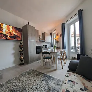 Appartement 2 Pieces , Centre , 100 Metres Des Plages., Menton